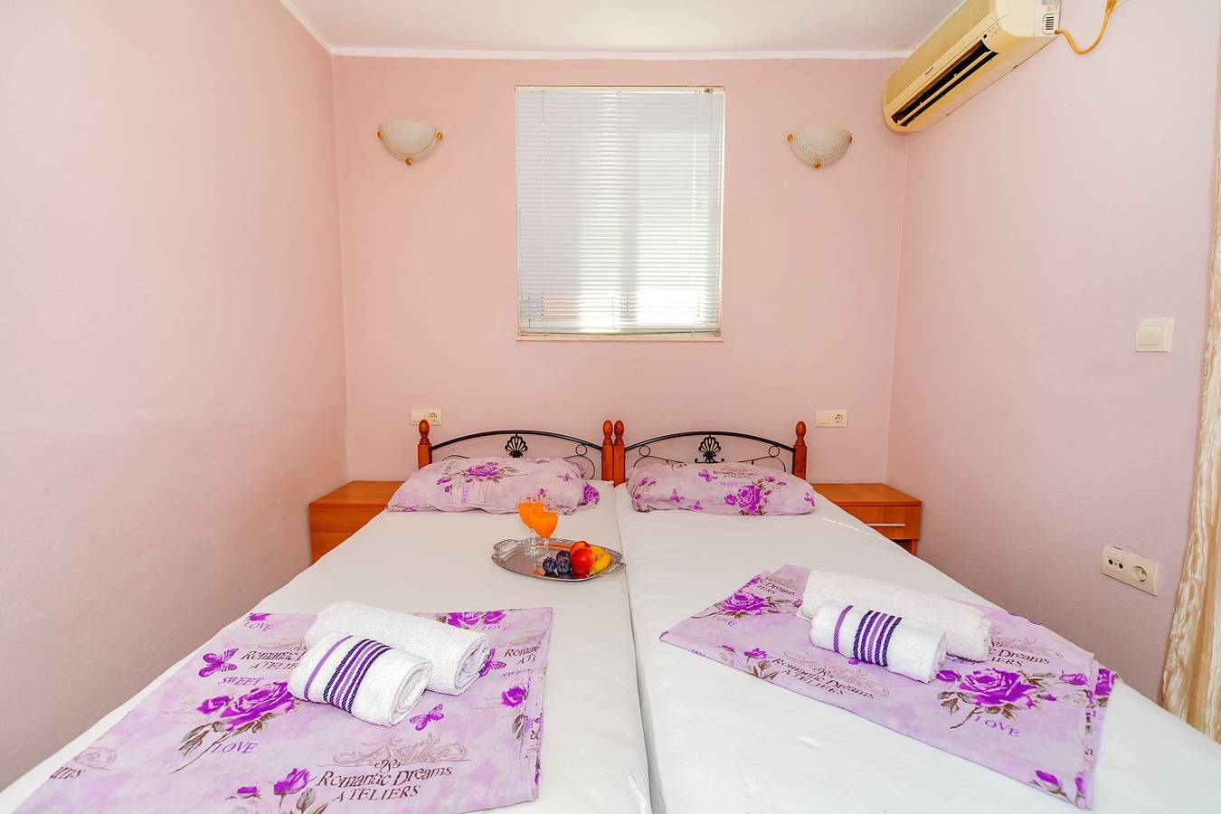 Apartamento entero, Apartamento de vacaciones para 2 personas con balcón/terraza in Donji Štoj, Municipio de Ulcinj