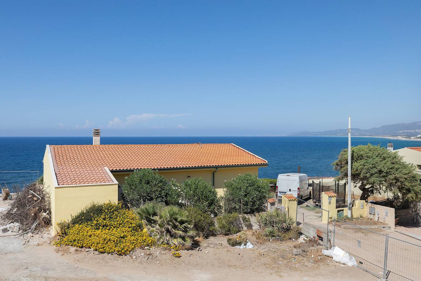Casa Vacanze 'Bilocale Camera e Cucina' con Vista Mare, Wi-Fi e Aria Condizionata in La Ciaccia, Valledoria