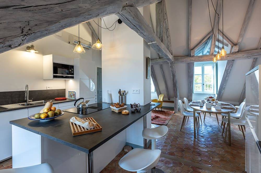 Entire apartment, Apartment-Honeymoon-Ensuite-Mountain view-La Bonbonnière in Embrun, Écrins National Park