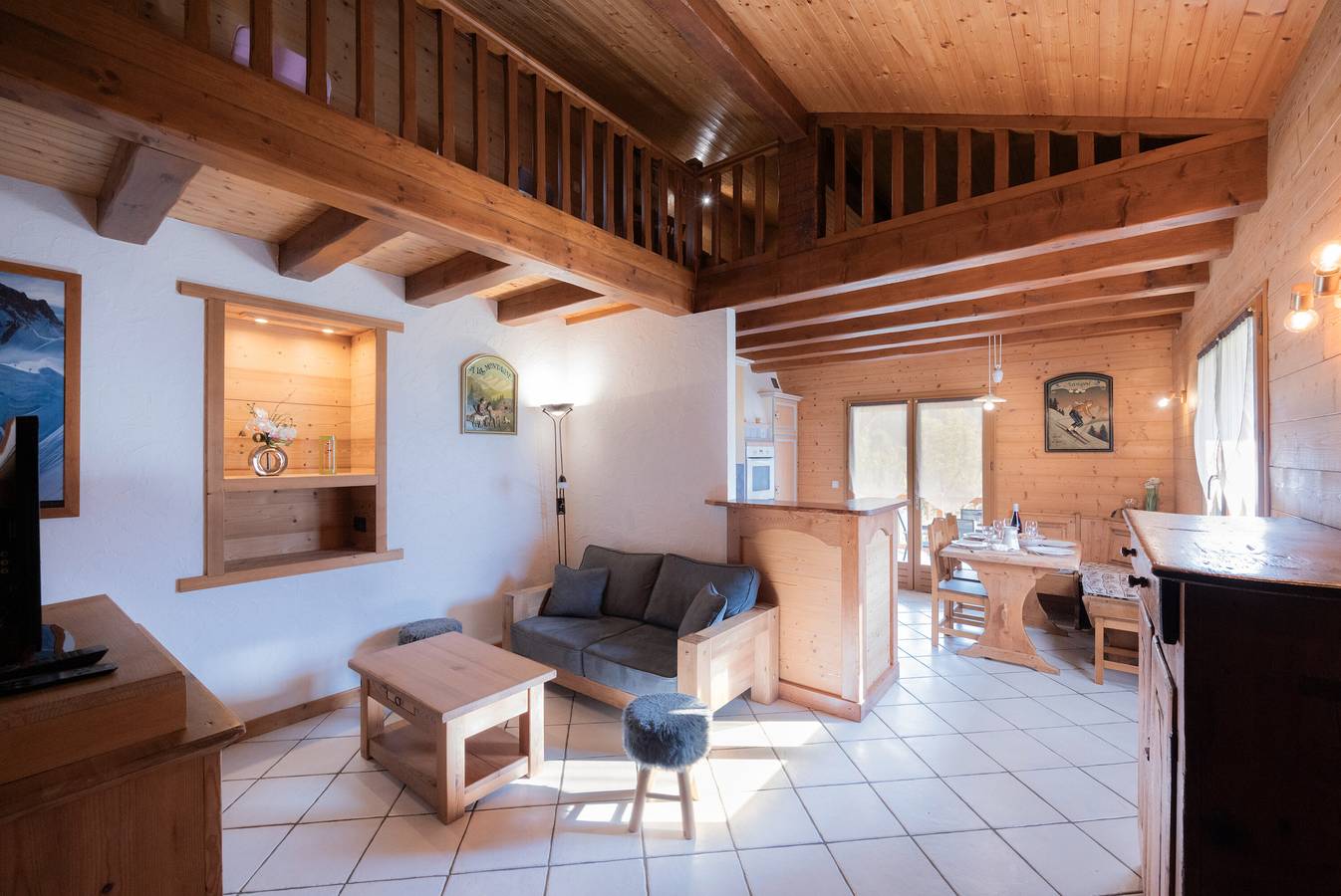 Holiday Home 'La Clé Des Champs' with Mountain View, Private Terrace and Wi-Fi in Manigod, Annecy region