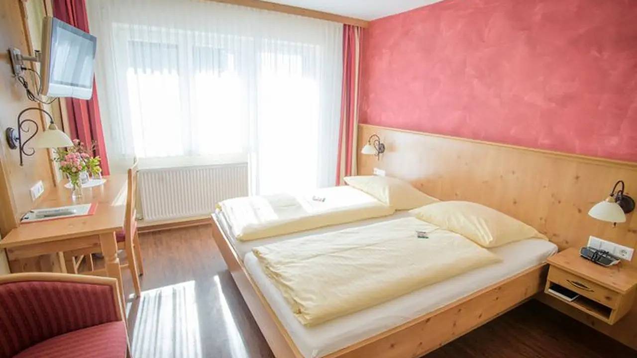 Doppelzimmer für 2 Personen (15 m²) in Deggenhausertal in Deggenhausertal, Region Bodensee-Oberschwaben