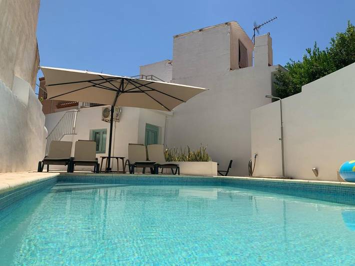 Apartamento para 6 personas, con Terraza además de Jardín y Piscina en Vélez de Benaudalla