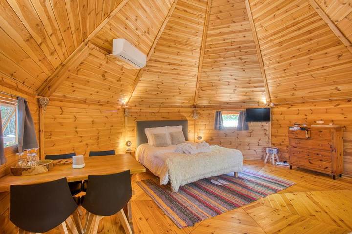 Gîte pour 4 personnes, avec jardin et vue ainsi que piscine et terrasse à Saint-Cybranet - 2