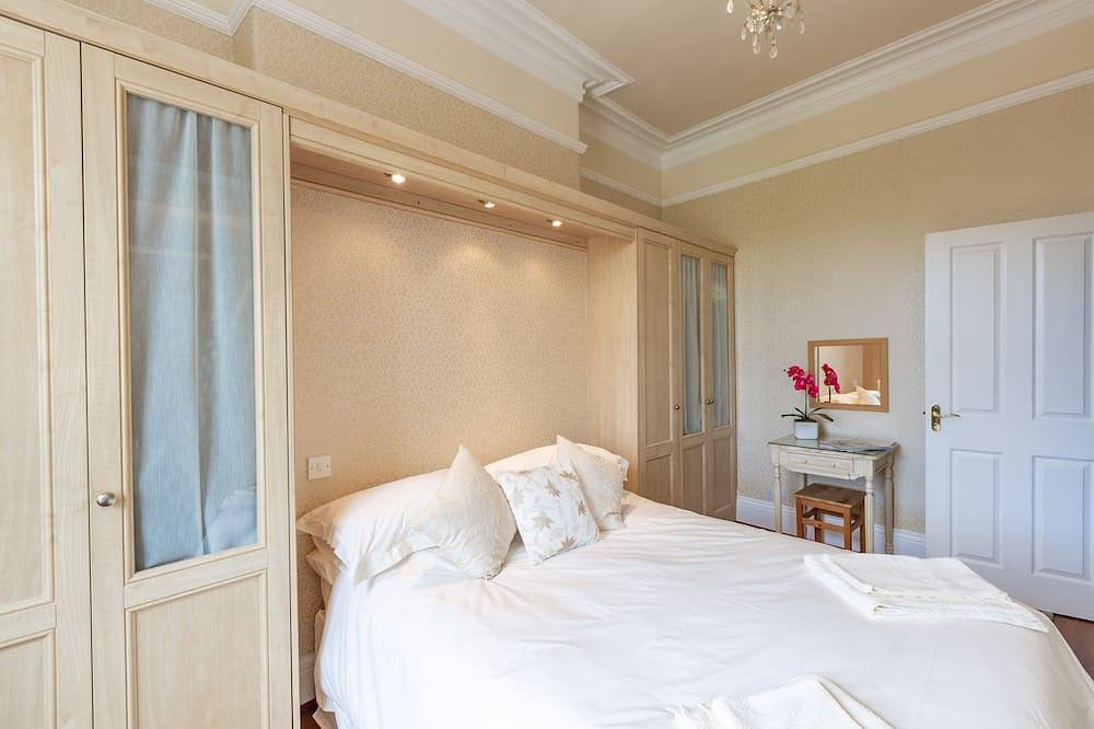 Entire apartment, Swan View Apartment Harrogate - Prime location. 1 bedroom sleeps up to 3 in Nidderdale AONB