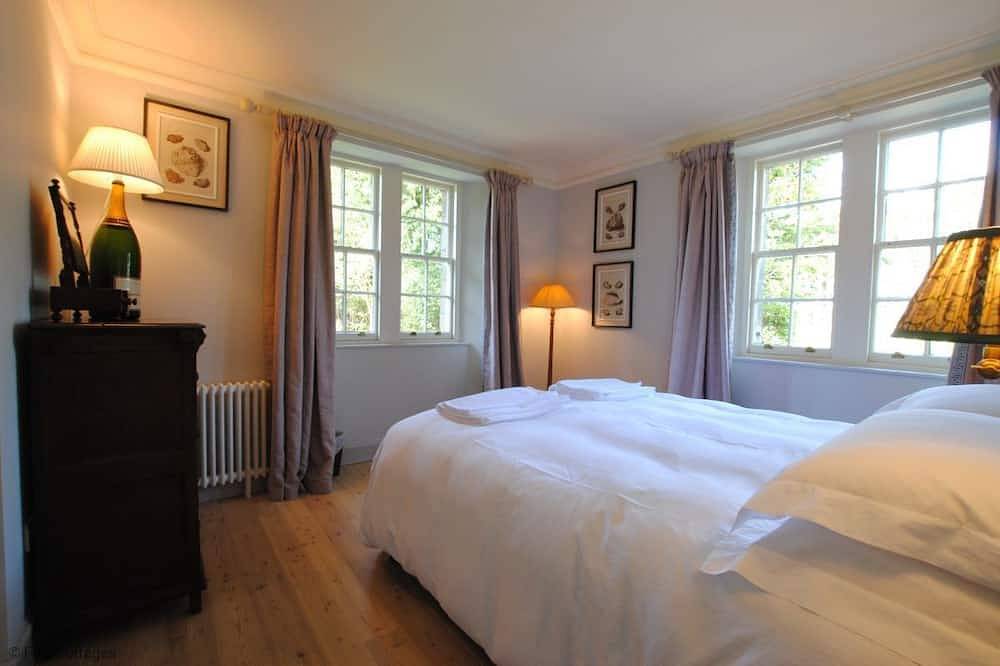 Stunning romantic one bedroom lodge in St Andrews, Fife region