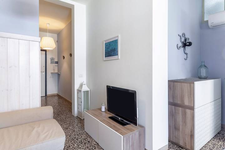 Appartamento intero, Appartamento per vacanze "Casa Di Elena Marina Di Carrara" con vista mare e terrazza privata in Marina di Carrara, Carrara
