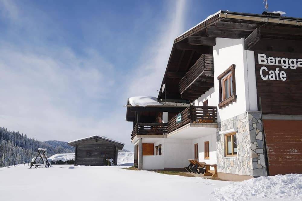 Doppelzimmer, Dusche, Wc, Balkon Voor - Ferienhaus Mittereggalm in Mühlbach am Hochkönig, Ski Amadé