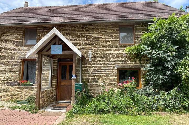 Gîte pour 7 personnes, avec jacuzzi ainsi que piscine et jardin