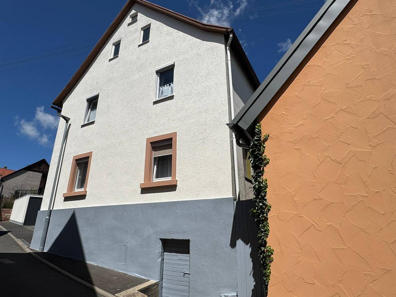 Ganze Wohnung, Landhaus schiefe Stube - Ferienhaus mit Terrasse in Tauberbischofsheim, Stuttgart Region