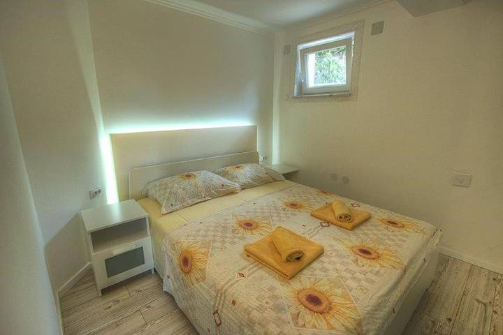 Maison d’hôte pour 7 personnes, avec jardin et balcon dans Krk