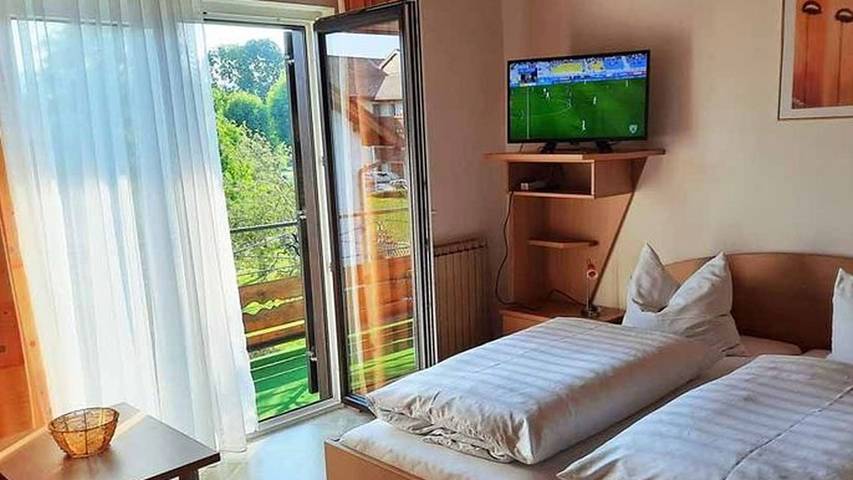 Ferienwohnung für 5 Personen, mit Garten in Weyregg am Attersee - 4