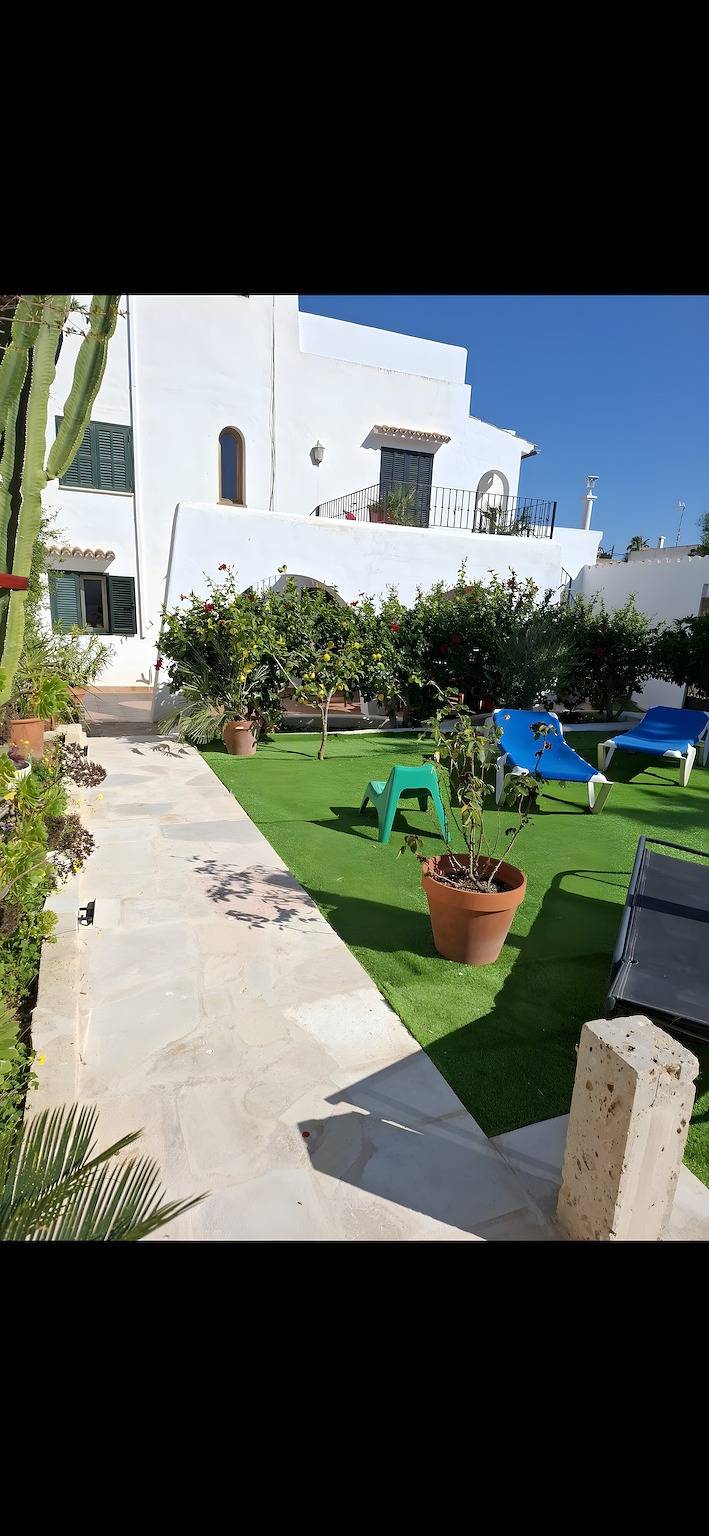 "Sweet Family House" with Air Conditioning, Garden, Terrace & Wi-Fi; Street Parking Available in Cala d'Or, Santanyí