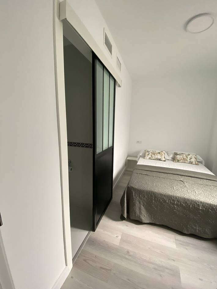 Hel lejlighed, Holiday Apartment 'Carihuela' close to the Beach with Sea View, Balcony & Wi-Fi in La Carihuela, Torremolinos