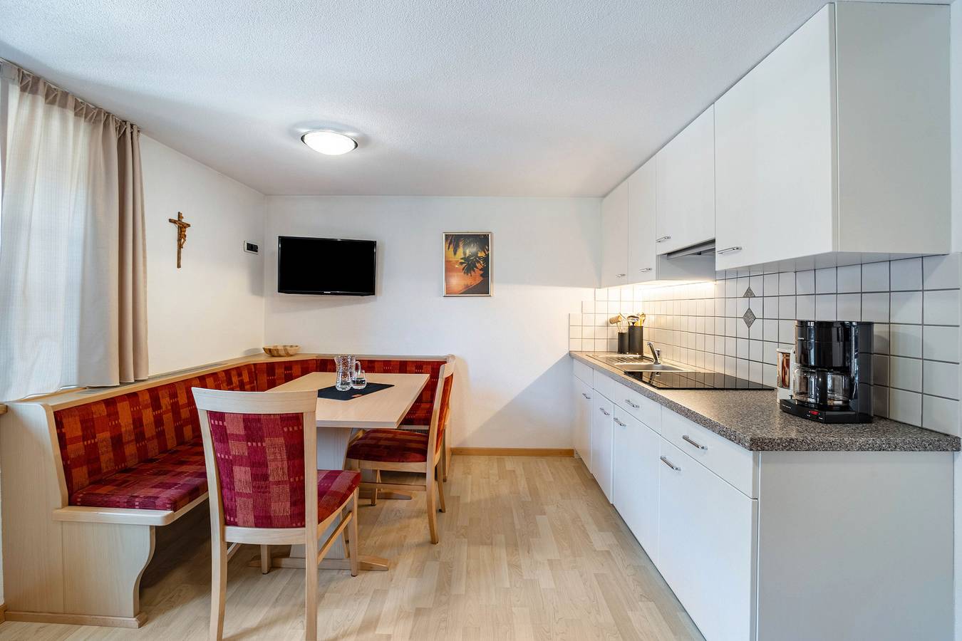 Ganze Wohnung, Ferienwohnung 'Bergkristall 2' mit Bergblick, Gemeinschaftsgarten und Wi-Fi in San Giacomo, Ahrntal
