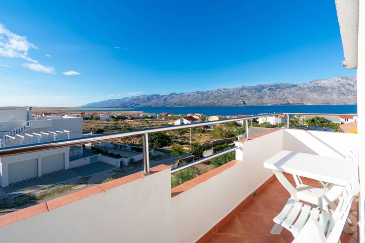 Ganze Wohnung, 1-Zimmer-Ferienwohnung mit Balkon und Meerblick Razanac (Zadar) A-6919-c in Razanac, Zadar