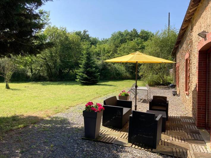 Location de vacances pour 4 personnes, avec Terrasse ainsi que Jardin et Vue à Candé