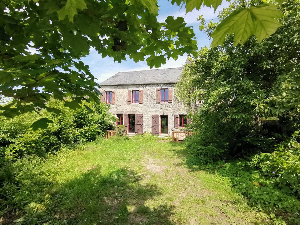 Morvan : la Maison d'Anjali in Saint-Martin-du-Puy, Parc naturel régional du Morvan