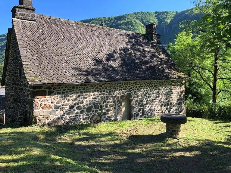 Location d'un gîte de charme dans le Cantal in Saint-Vincent-de-Salers, Parc naturel régional des Volcans d'Auvergne