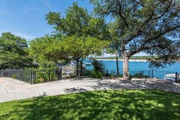 Vacation House for 16 Guests in Briarcliff, Lake Travis, Picture 3