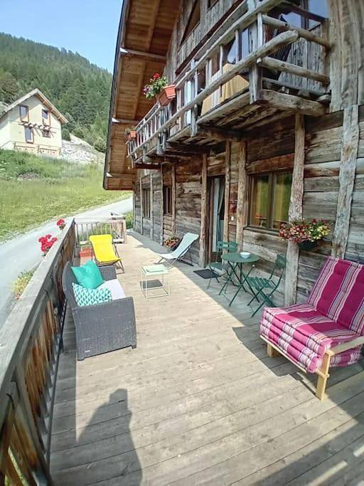 Gîte pour 4 personnes, avec vue et terrasse, animaux acceptés à Château-Ville-Vieille - 3