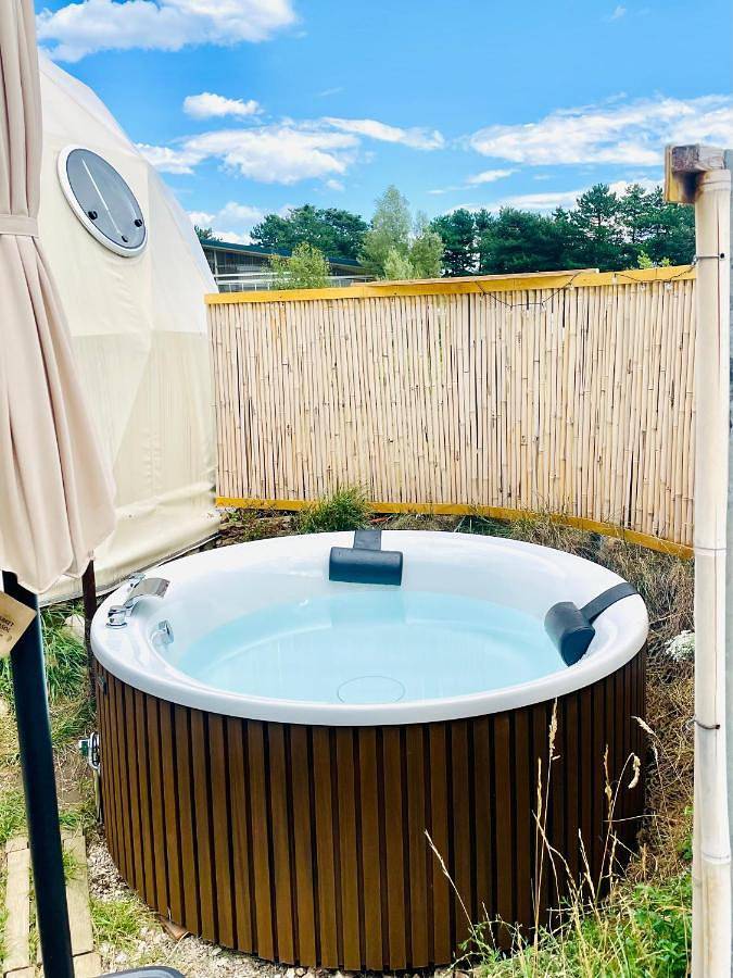 Glamping Hohe Wand - Kuppelzelt "Bergblick" mit Sternenfenster in Wiener Alpen in Niederösterreich