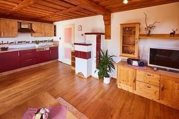 Ferienwohnung für 4 Personen, mit Seeblick und Garten sowie Ausblick und Sauna in Wertach