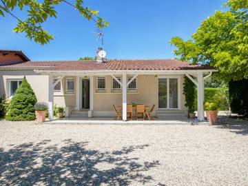 Maison De Vacances pour 6 Personnes dans Barry-d'Islemade, Tarn-et-Garonne, Photo 1