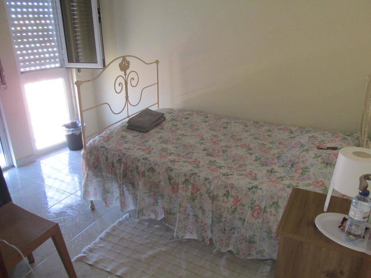 Apartamento de férias inteiro, Twin Room with Shared Bathroom in Corroios, Halbinsel von Setúbal