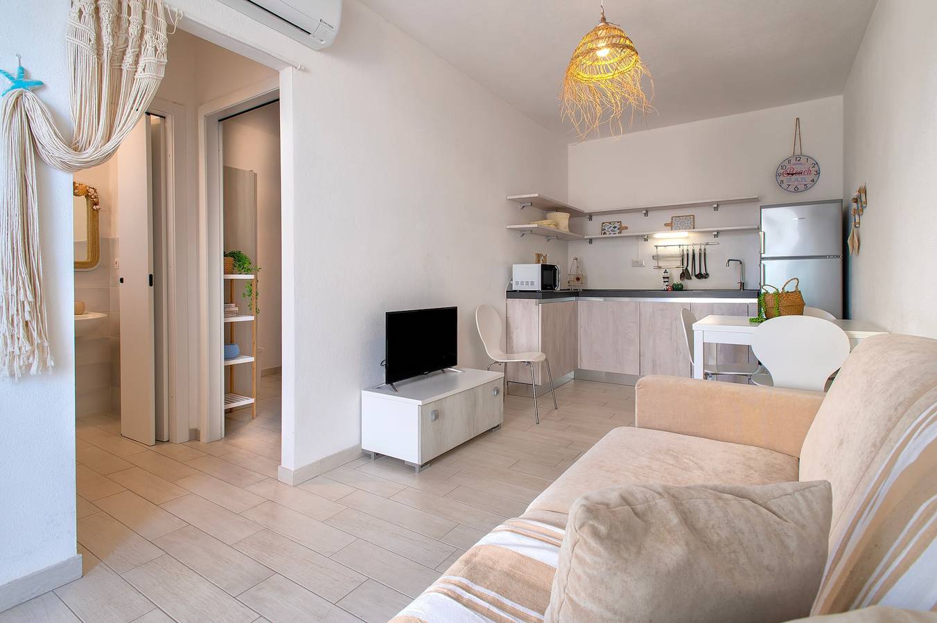 Apartamento entero, Apartamento 'Borgo Degli Ulivi' con jardín privado y aire acondicionado in Trinità d'Agultu e Vignola, Olbia-Tempio