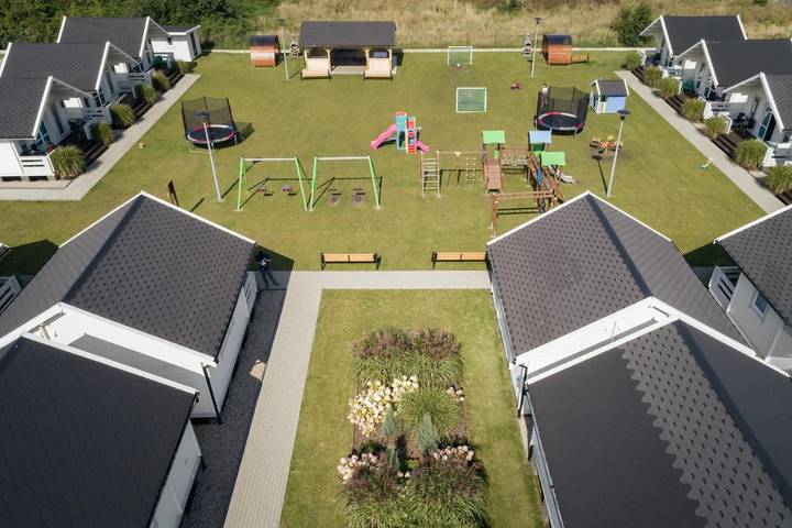 Domek letniskowy dla 4 osób, z ogród i taras w Ustronie Morskie (Miasto)