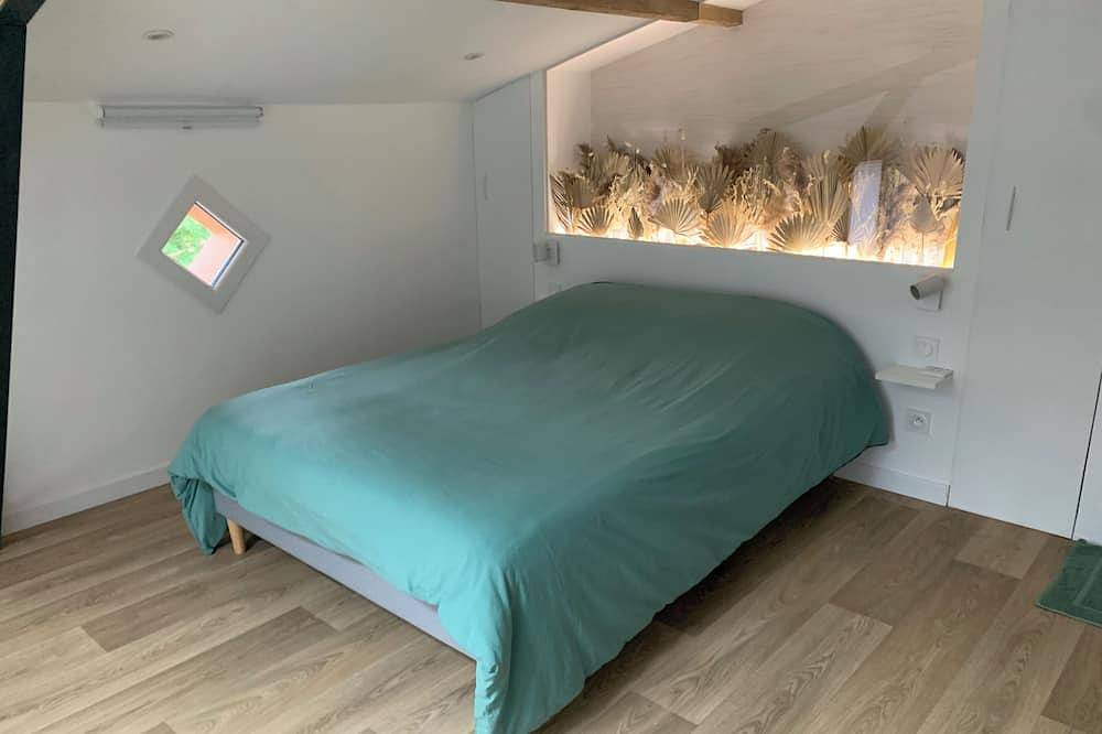 Appartement entier, Charming 1-bedroom apartment in beautiful Roques with Wifi, Ac in Roques, Toulouse et ses environs