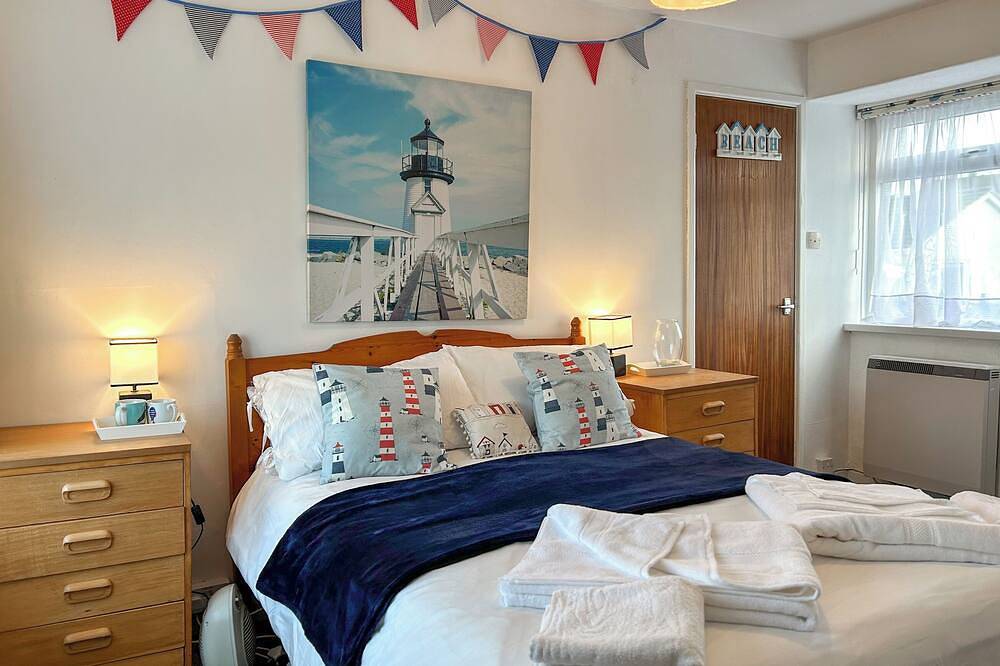 2 bedroom accommodation in Penzance in Cornwall