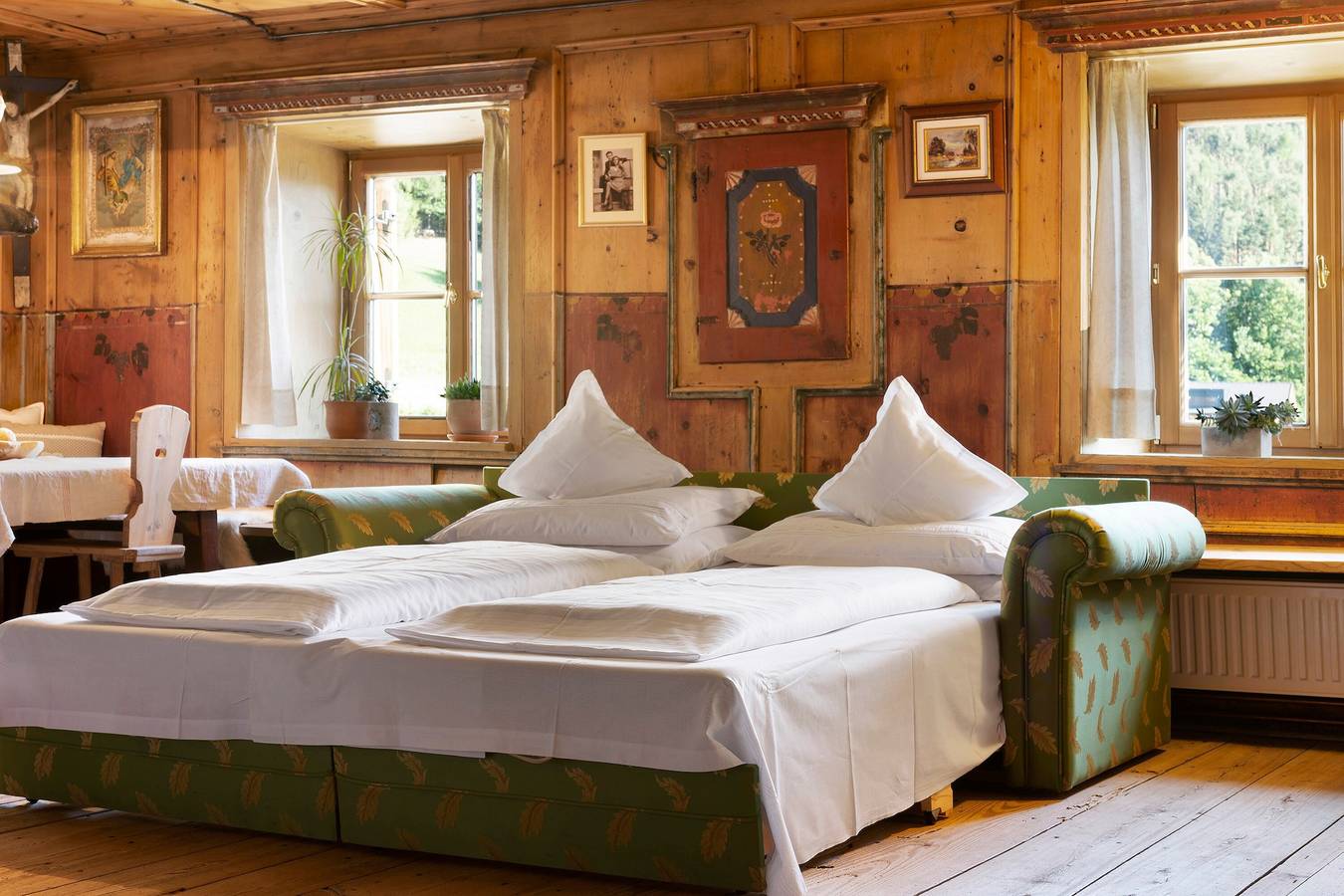 Appartamento intero, Storico appartamento vacanze Huber Stube con vista sulle montagne, balcone e Wi-Fi in Albions, Laion
