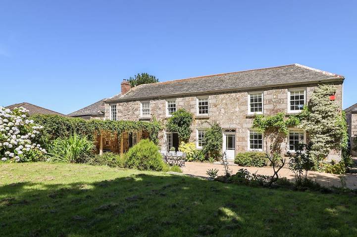Holiday rental for 10 people, with garden, with pets in Helston