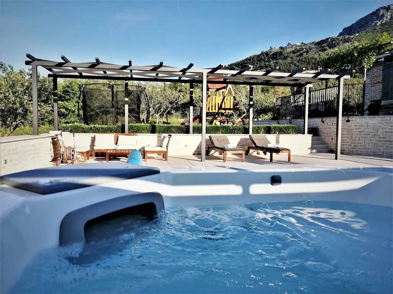 Countryside Retreat Villa with Pool,Jaccuzi in Klis, Split-Dalmatia