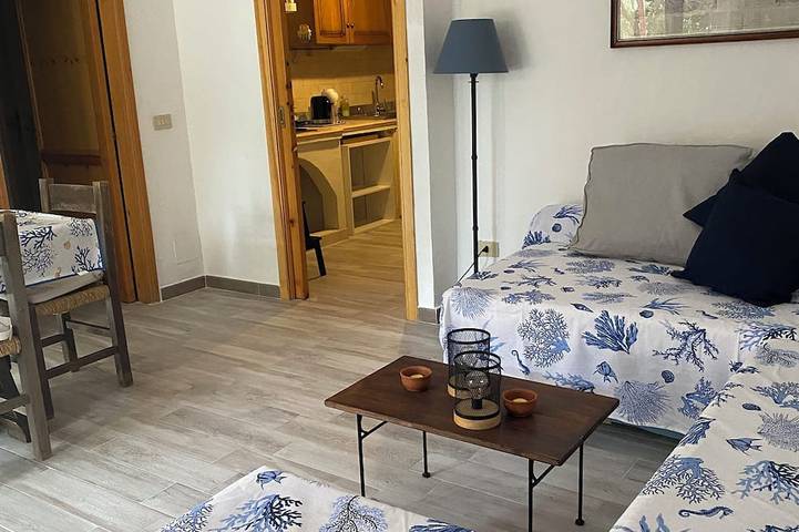 Appartement entier, Private and spacious 1-bedroom apartment in Baja Sardinia, Arzachena