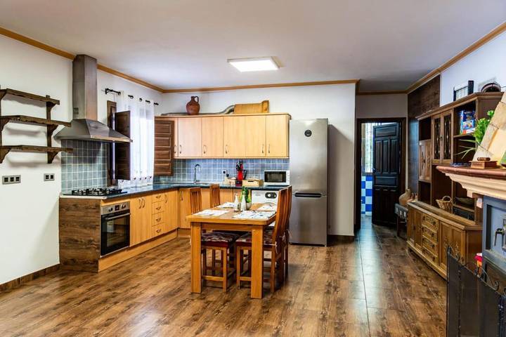 Casa rural para 12 personas, con Terraza y Jardín además de Piscina y Vistas en Lanjarón - 4
