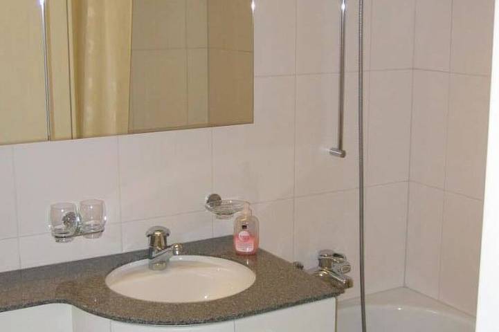 Appartement entier, Lischenhaus - Strubel Appartement/Fewo, Dusche oder Bad, Wc, 2 Schlafräume in Lenk im Simmental, Lenk