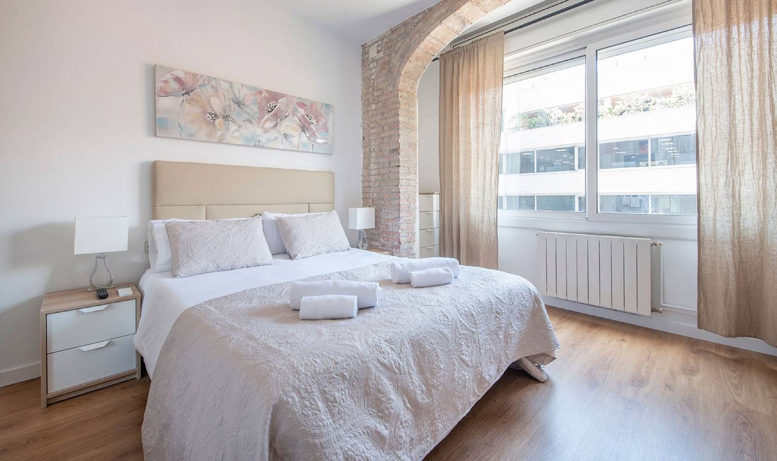 Entire apartment, Holiday apartment for 7 people in Barcelona Centre, Barcelona