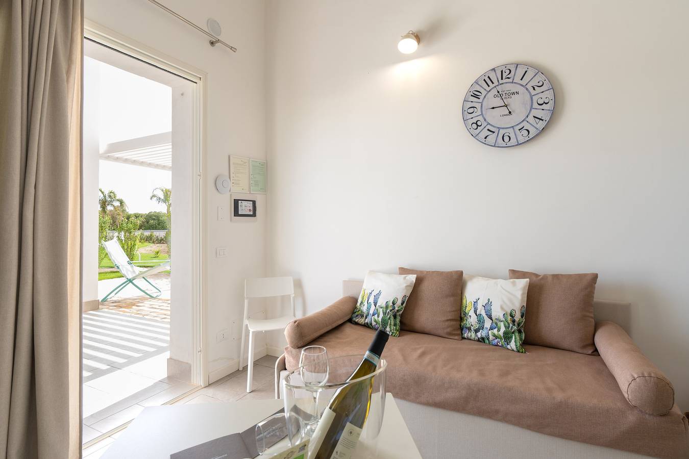 Casa de vacaciones 'Villa Gioberta, Fiori' con piscina compartida, Wi-Fi y aire acondicionado in Contrada Fiori, Menfi