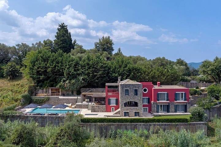 Villa pour 14 personnes, avec balcon et jardin