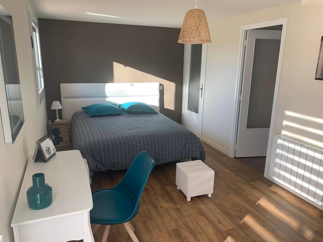 Chambre 'Domaine De Jarentin – Cha Emmeraude' in Saint-Marcel-de-Félines, Région de Roanne