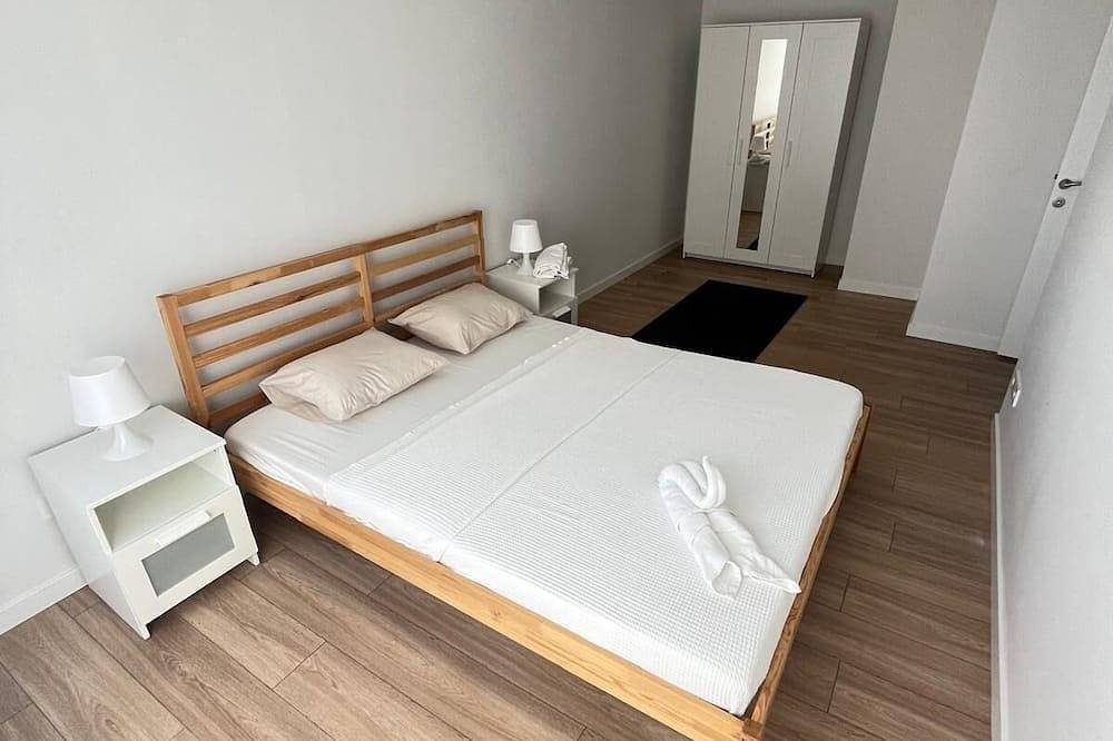Modern & Stylish 2-Bedroom Apartment with Fast Wi-Fi in Central Istanbul in Kadıköy, Istanbul