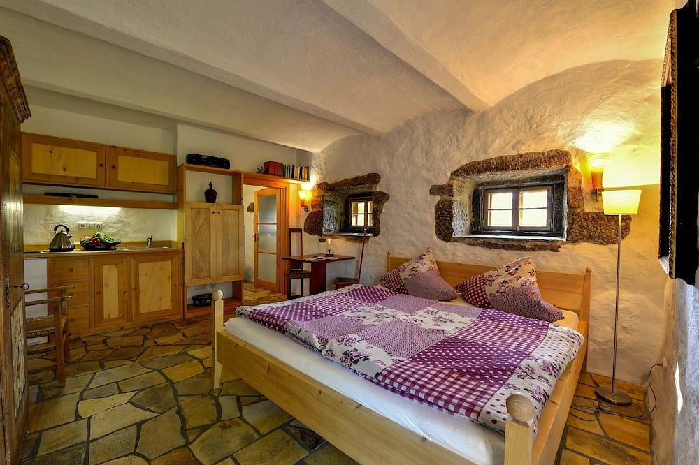 Ganze Wohnung, Hofatelier Menacher Schatzhöhle - 25 qm Studio im Erdgeschoss mit Terrasse in Altreichenau, Neureichenau