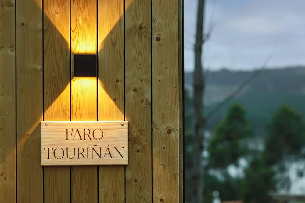 Cabanas da Luz- Faro Touriñan in Camariñas, Costa da Morte