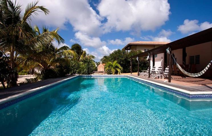Villa voor 8 personen, met tuin en zwembad op Bonaire