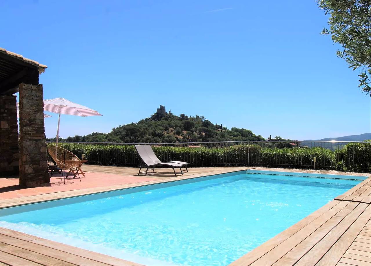 Villa met privé zwembad met uitzicht op Grimaud in Grimaud, Middellandse Zeekust (Frankrijk)