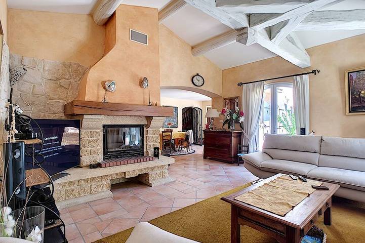 Location de vacances pour 6 personnes, avec jardin à Mollégès - 2