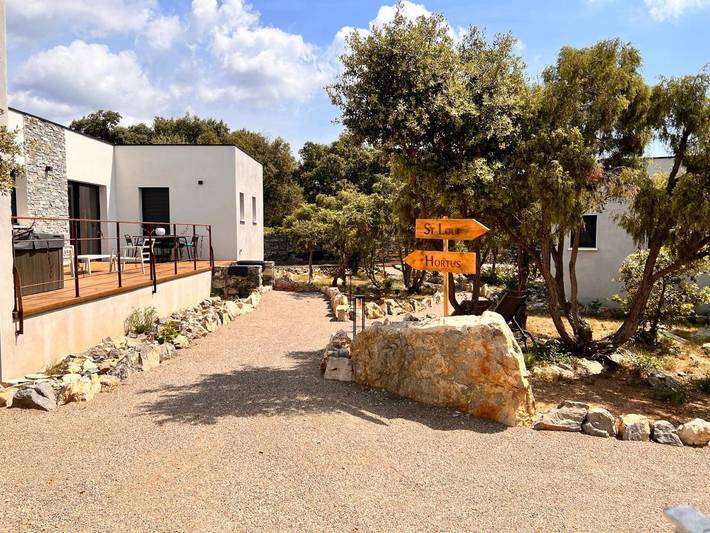 Gîte pour 4 personnes, avec jacuzzi et jardin à Cazevieille - 2