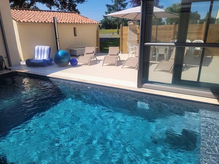 Gîte pour 8 personnes, avec terrasse et jardin ainsi que piscine et jacuzzi dans Maine-et-Loire - 3